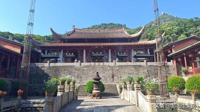 自然人文景观并非寺庙私产，灵隐寺已免门票涌泉寺也应免费参观