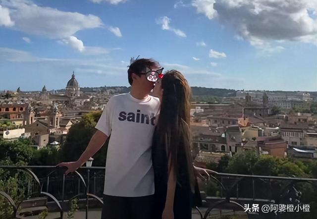 71岁王健林现身新疆，瘦成皮包骨，儿子王思聪本性难改又换新女友