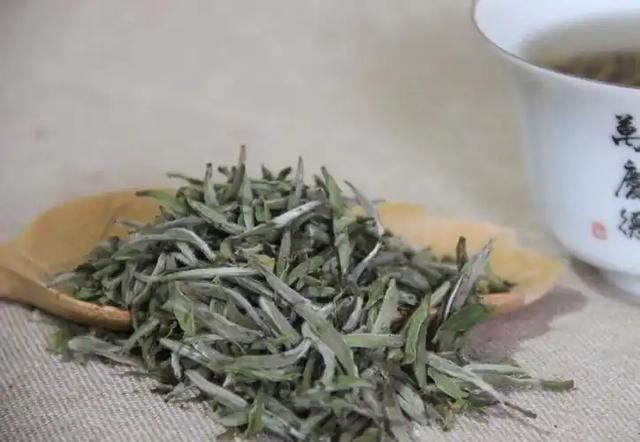 红茶是血糖“杀手”？医生告诫：若想血糖正常，这4种茶不要贪嘴