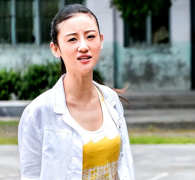 原来她早已去世！26岁全身溃烂不治而亡，被全家8口“吸血”多年