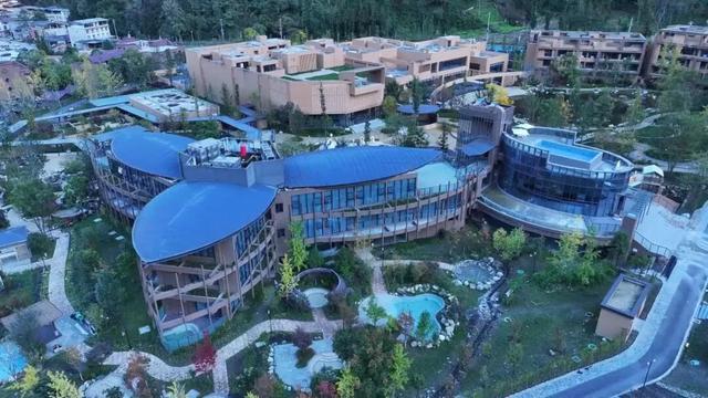 温泉免费泡！草科温泉特色小镇保姆级攻略，带你抢先玩转贡嘎南麓！