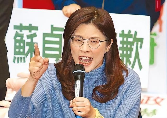 国民党改选，郑丽文暂排第一，不料郑丽文却说：我目标是不统不独