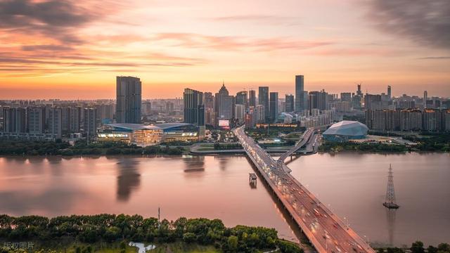 继大连之后，辽宁省又一“黑马城市”要起飞，比鞍山更有底蕴