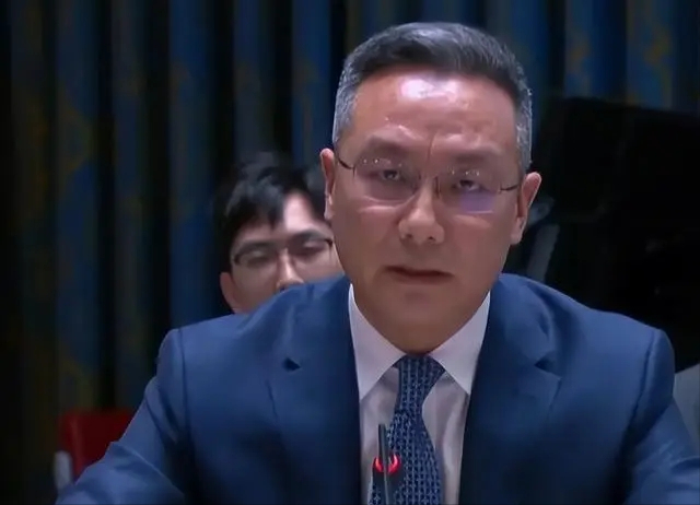 高市早苗硬刚到底，要将中国高官驱逐出境，中方“以牙还牙”