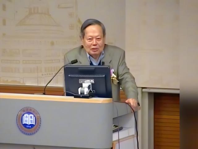 杨振宁刚去世，翁帆终于发声，字字催泪，清华大学吊唁堂细节感人
