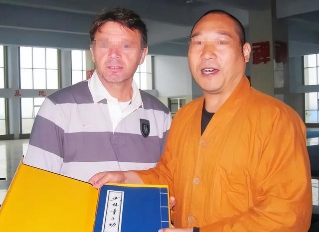 释延鲁现状：统领2万多人武校，年收入超3.78亿	，妻子是小三上位