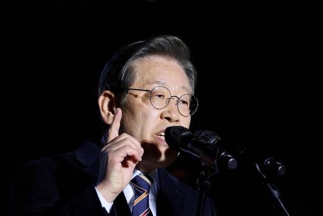 降格访华？首个拒绝出席阅兵的总统出现？但中方还是得留个座