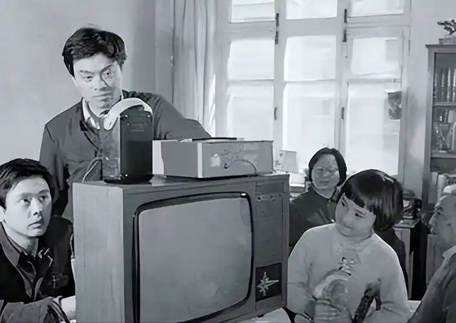 33年前，毛阿敏唱了一首童谣，将中国绝密军事基地暴露给了全世界