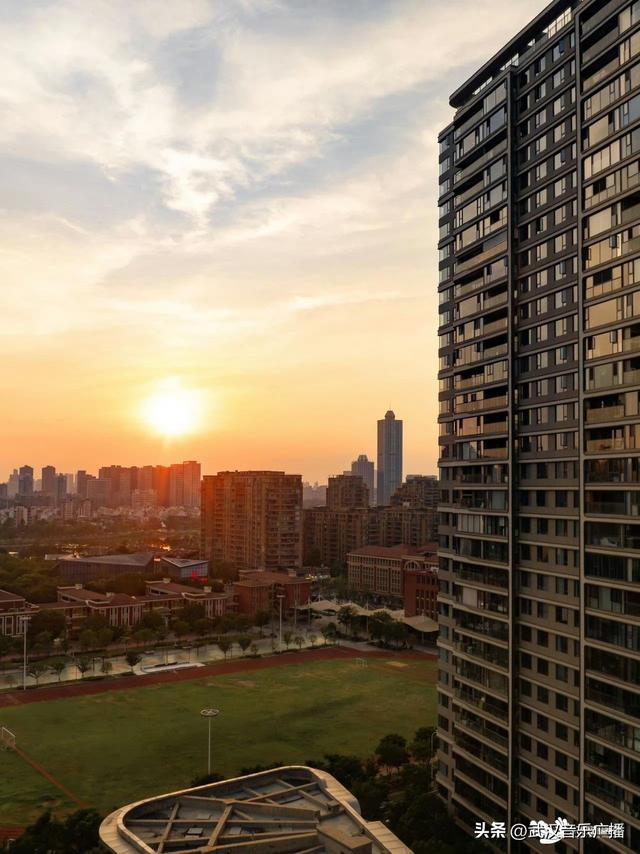 武汉的夏天，最浪漫的事莫过于追逐日落