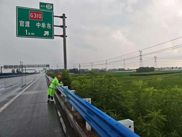 河南罕见召开暴雨预报发布会，这场雨究竟有多大？大暴雨+12级大风！今晚起全省有雨