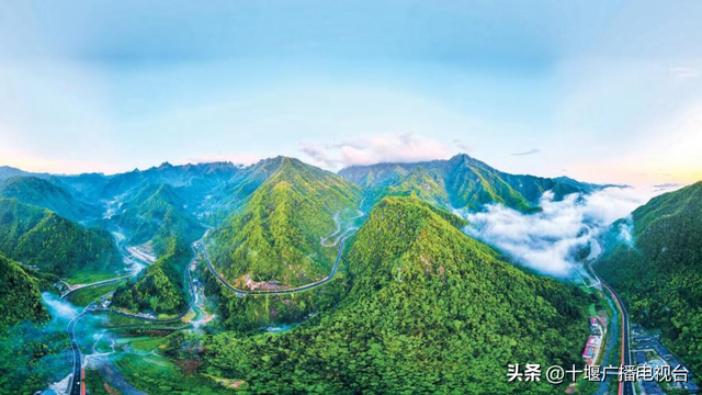 十堰这条路获评“全国最美”，一文看尽它的独特魅力