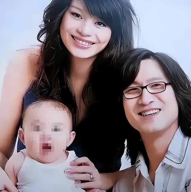 章子怡也没想到，离婚刚两年的54岁汪峰，竟走上了另一条上坡路