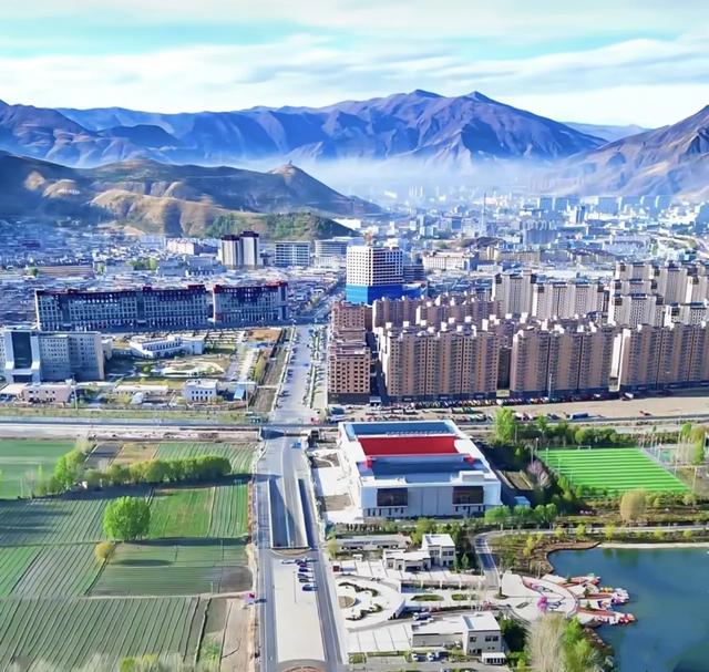 西藏6个地级市,那曲海拔高,林芝和昌都像南方,拉萨第一大城市