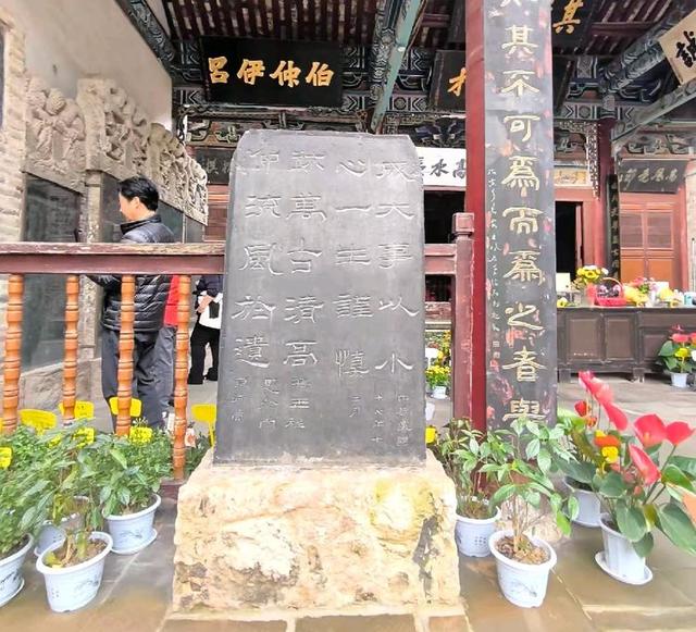 参观勉县武侯祠