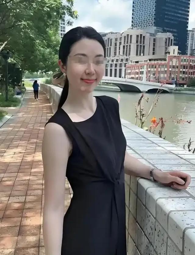 女子陪女儿高考，自己却考了693分，南大当年你被录取了怎么没来
