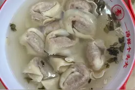带你们看看太原底层打工人一日三餐都在外面吃，得花几个钱图片