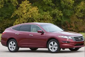 本田最具争议性的一款车——Crosstour歌诗图图片