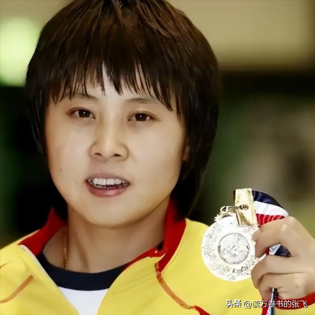 3次被国家队开除，退役11年后再看王濛现状，才明白李琰评价没错