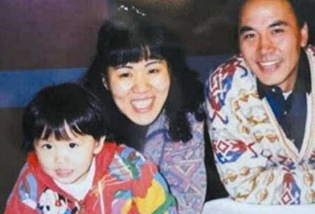 面相变了，从"铁榔头"变成"整容狂"，64岁的郎平为自己的行为买单