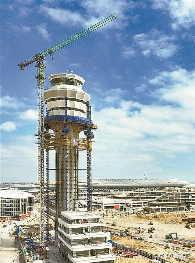 厦门翔安机场全景刷屏：闽南大厝撞国际范，2026年底必去打卡