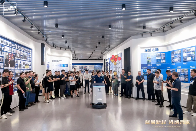 深兰科技新总部热潮涌动！代理商纷至沓来，共拓AI商业新蓝海