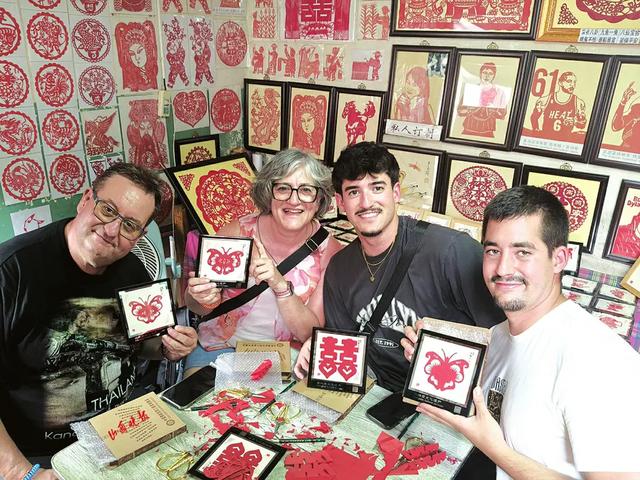 “90后”中英双语导游刘丽玲:把家乡山西讲给老外听
