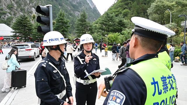 风景之内是九寨 风景之外是守护