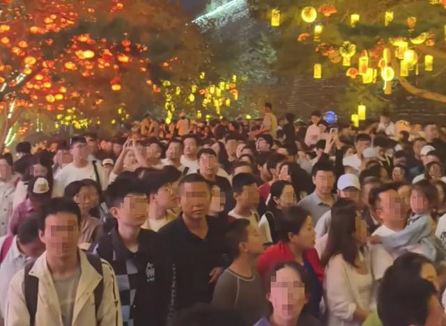 太疯狂！事发秦皇岛市某大型商场！