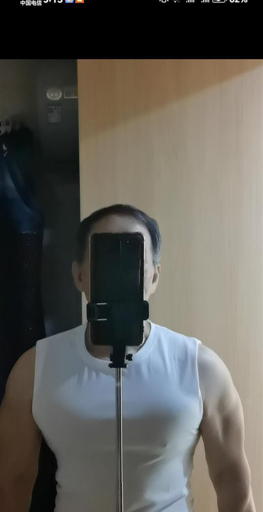 70岁大爷坚持俯卧撑十年，胸围突破112cm的秘诀！