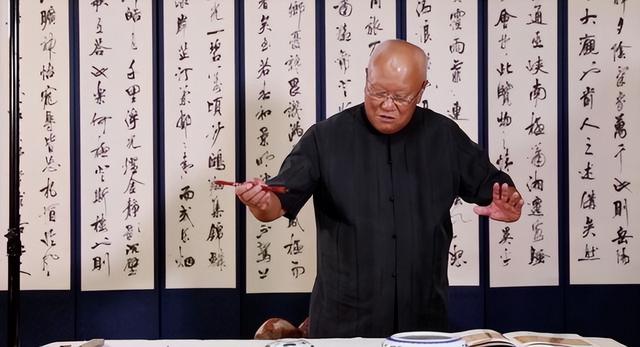 杨再春逝世，拥有千万学生的书法家，北京体育大学校名是他题写