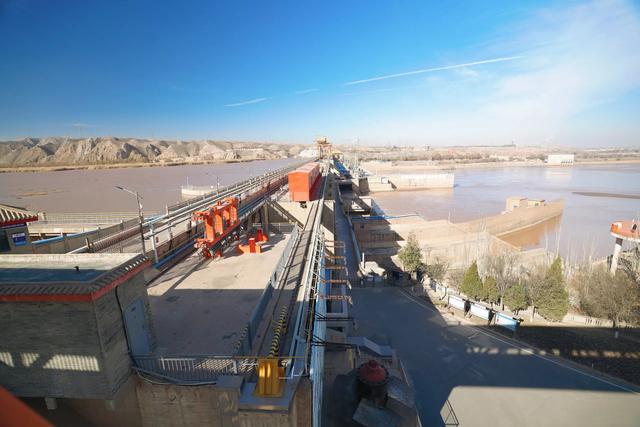 黄河穿峡，古渠流韵——宁夏青铜峡的千年水利传奇