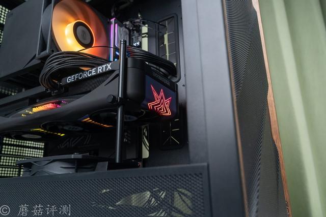 或是50系高端显卡中值得入手的一款、影驰RTX 5070 Ti星曜NOX OC显卡
