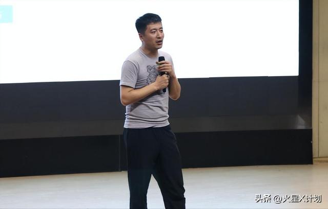 多次触碰网络红线，蓝战非和张雪峰账号被封，他们真的一点都不冤