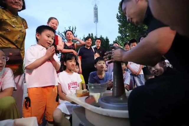 不止能“逛吃”！日照这个夜市，太热闹了→