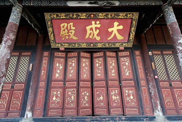 别只知道大理丽江！云南这6座古城，一个比一个惊喜，好吃又好逛