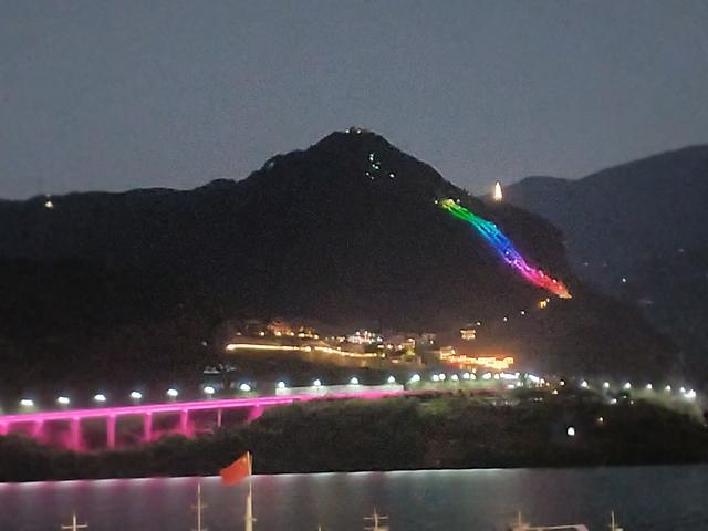 鄂渝行第三天：小红船.瞿塘峡.巫山.神女天路