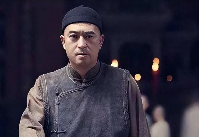 钱再多有什么用！55岁张嘉译现状曝光！病情严重到连走路都站不直