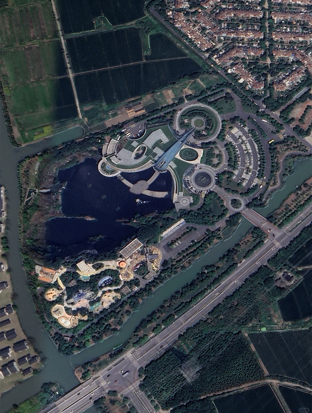 耗资20亿，向下88米，上海的“摩地大楼”酒店，睡一晚最高6万！