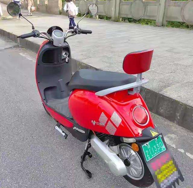 电动车品牌好评榜来了，雅迪排在第5名，第1名、第2名都是谁？