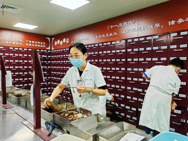 中美日三国平均寿命对比：日本84岁、美国79岁，中国令人意外
