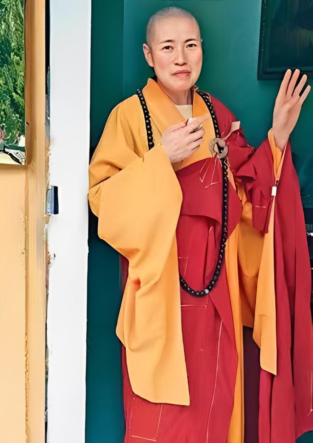 “风流尼姑”释智定落网记，白天贪墨钱财，晚上与和尚醉生梦死