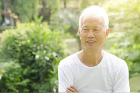 7000退休金在上海什么水平，上海爷叔38年工龄，现在退休金多少？图片