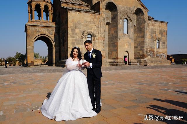 跟着丝绸之路去旅行高加索三国——亚美尼亚（偶遇教堂的婚礼）