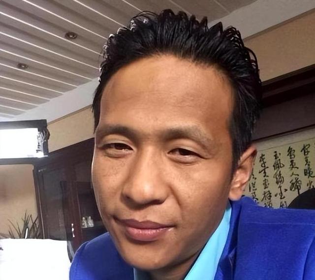 “牡丹花下死，做鬼也风流”！如今，谁也救不了风流成性的宋小宝
