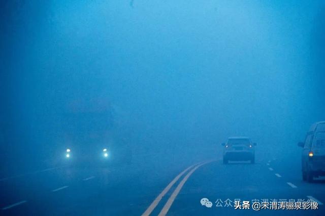 陕西渭南：姹紫嫣红 游人如织 服务周到 韩城香山红叶欣赏正当时