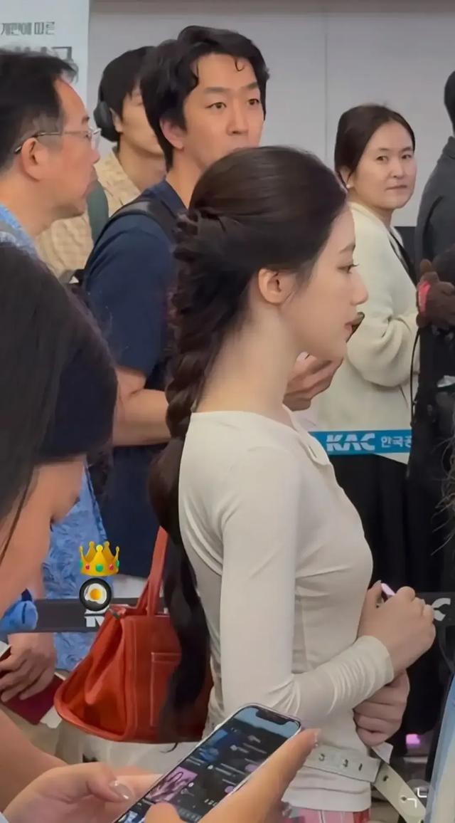 终于知道为什么叶舒华是门面了，往那一站颜值气质就鹤立鸡群呀
