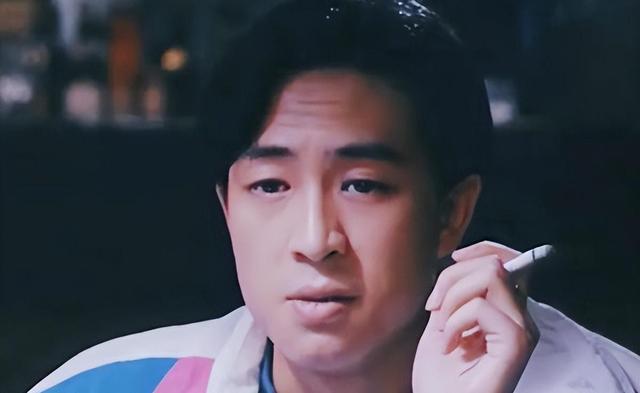 钱再多有什么用！55岁张嘉译现状曝光！病情严重到连走路都站不直