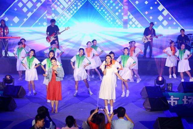 秦岭秋韵与烟火气同频：宁陕金秋旅游季启幕 “村光大道”持续赋能