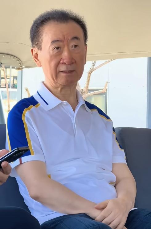 钱再多有什么用？71岁王健林瘦成皮包骨，王思聪本性难改沉迷女色