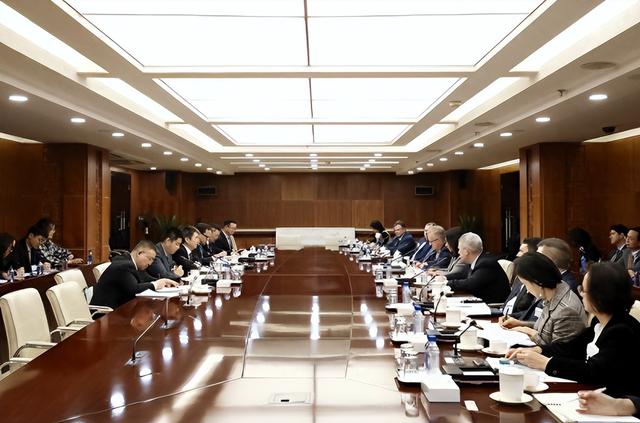 中方说话算话，美农业代表刚见完李成钢，12万吨美国小麦运往中国